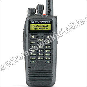 MOTOROLA  Walkie Talkie XiR P8260