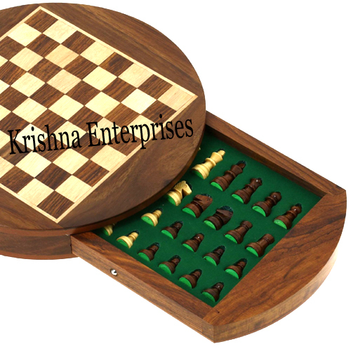 Round Style Wooden Chess Game