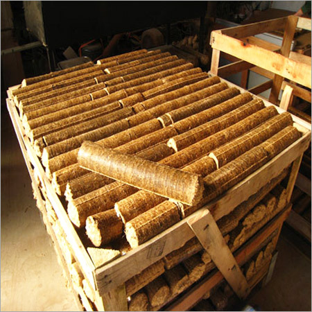 Straw Pellets - Straw Biofuel Pellets, 4500-5000 kcal/kg, Low Ash, Eco-Friendly, Renewable Fuel