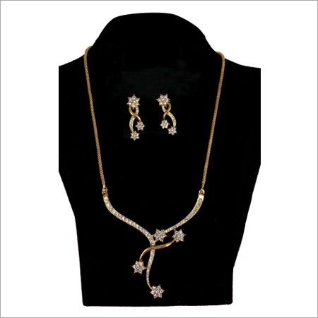 Artificial Jewelery Necklace