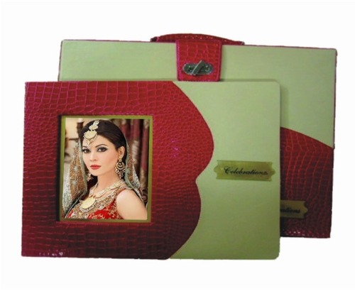 Carry Box With Cover - Color: Red-Off White