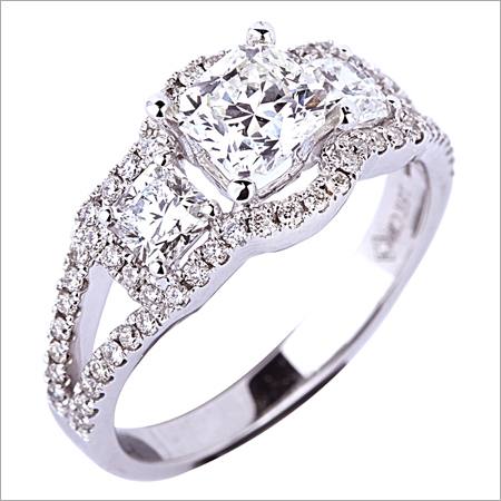 Antique White Gold Diamond Ring