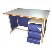 स्टील टेबल