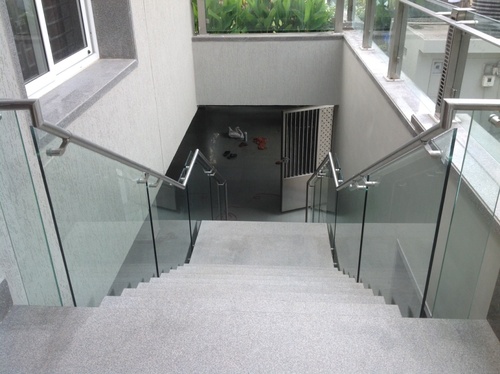 SS Glass Staircase Railing