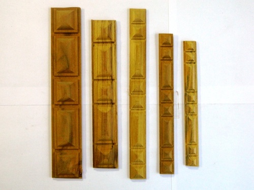 Solid Wood Boards Long Small Pyramid Moulding