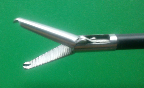 1X2 Toothed Grasping Forceps 5mm