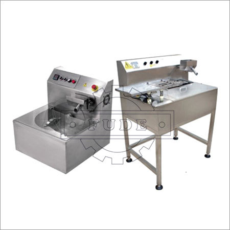 Mini Chocolate Moulding Machine Mini Chocolate Moulding Machine