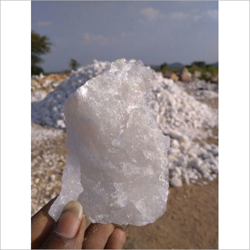 Silica White Crystal Quartz Lump and Big Rocks With 99% Purity