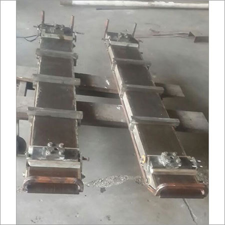 FURNACE YOKE