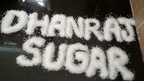 white refined sugar