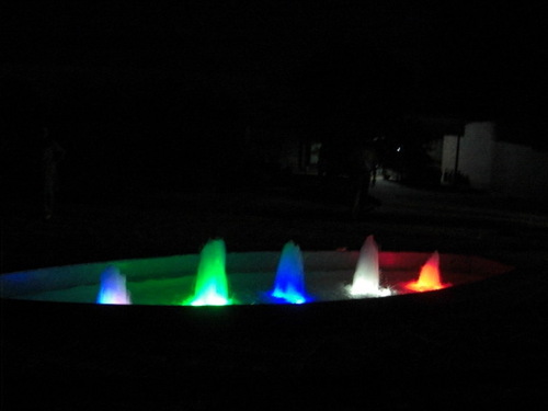 FLASH LIGHT OUTDOOR FOUNTAINS