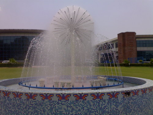 OUTDOOR DESIGNER FOUNTAINS