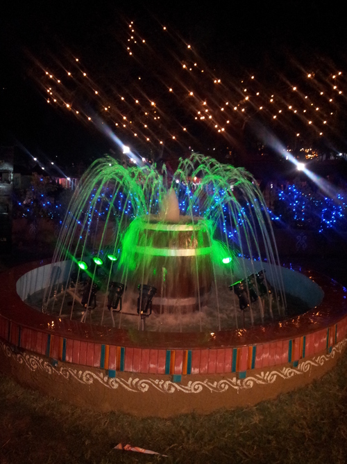 DANCING OUTDOOR FOUNTAINS