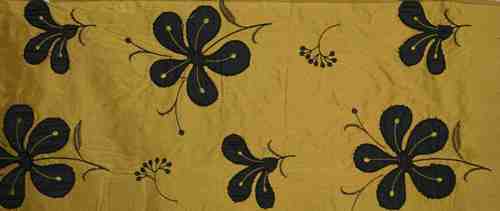 ANTIQUE/BLACK FLORA