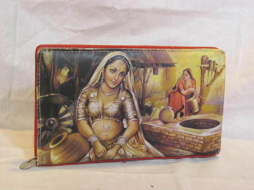 Trendy Clutches