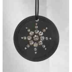 PENDANT WITH DIAMOND CHAIN