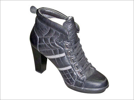 Fancy Ladies Leather Shoes