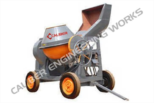 Hydraulic Hopper Type Mixer Machine