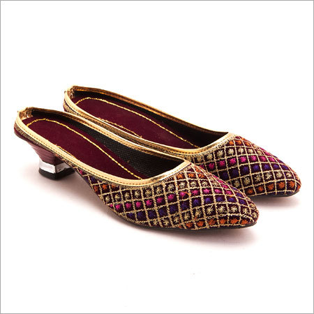 Ladies Kolhapuri Sandal