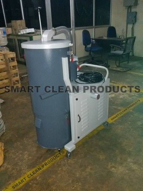 Heavy-duty Industrial Vacuum Cleaner