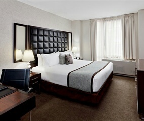 होटल का बेडरूम सेट