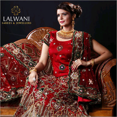 महिलाओं के सूट