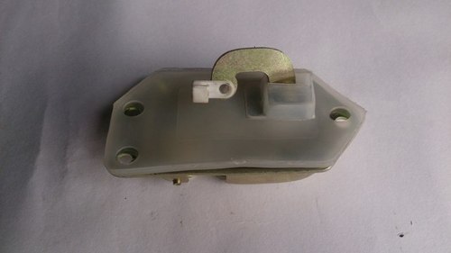 Car Dicky Latch (Maruti 800)