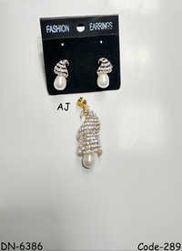 American Diamond Pendant Set With Pearl