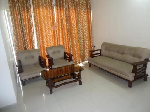 Wooden Sofa Set With Center Table
