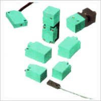 Inductive Proximity Sensors - Plastic Material, Variable Dimensions | Contactless Sensing, Durable Design, Reliable Metal Detection, Ip67 Protection