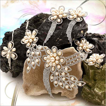 Designer Pearl Set