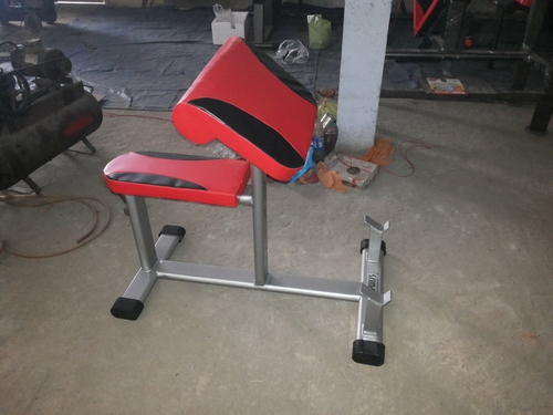 Weight Lifting Preacher Curl