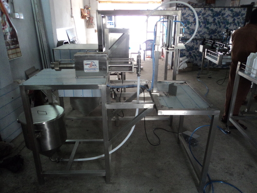 Semi Automatic Liquid Filling Machine