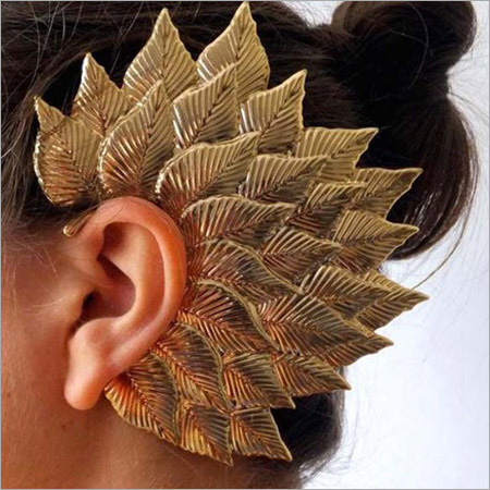 Vintage Ear Leaf Cuff - Metal Alloy, 5x3 cm, Gold | Trendy Style, Exquisite Patterns, Smooth Finish, Glossy Shine