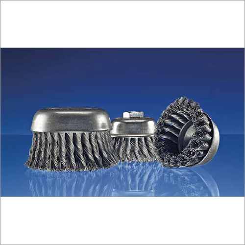 Twist knotted cup brush