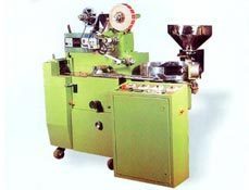Pouch packaging machine