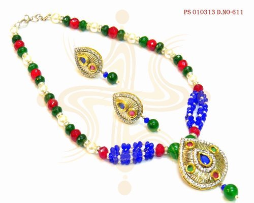 Kundan Pendants