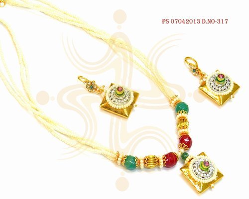 Polki Pendant Set