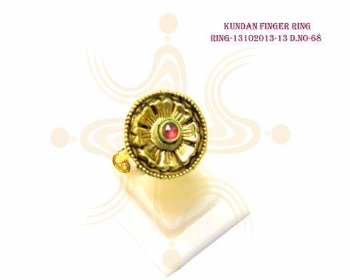 Simple Kundan Finger Ring