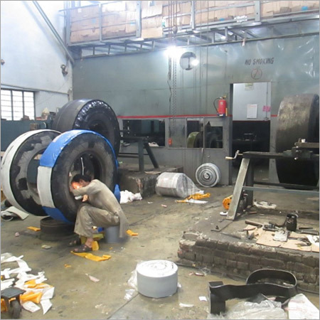 Retreaded Tyre Cut Repair Service