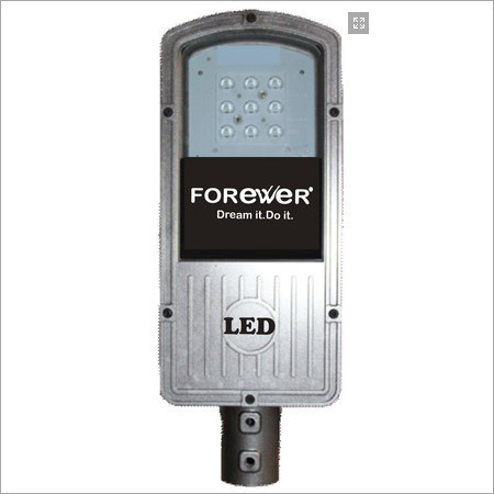 LED Solar Street Light - Aluminum, 10400 Lumens, Power Factor >0.9 | Osram LED, 50,000 Hr Lifespan, Overload & Reverse Polarity Protection