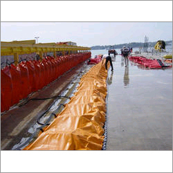 Containment booms for high seas