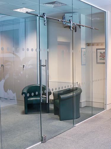 GLASS DOORS/PARTITIONS