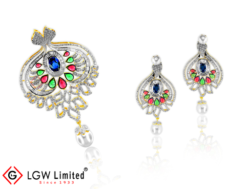 Big diamond pendant set