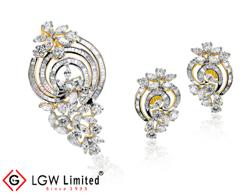 Traditional Solitaire Pendent Set