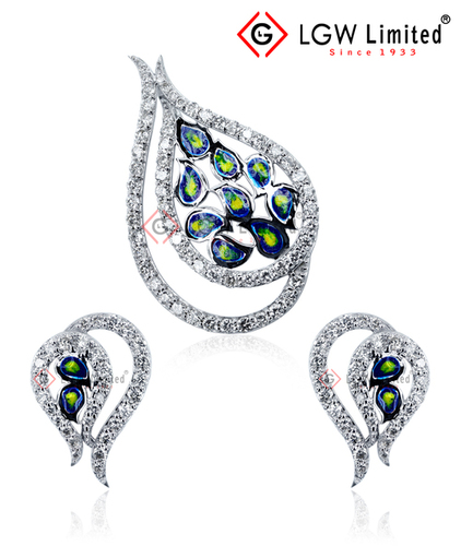 Fancy Diamond pendent set