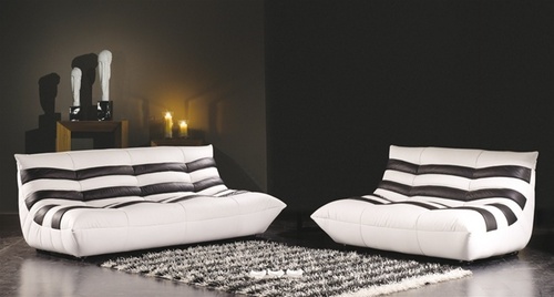 Parashoot Sofa