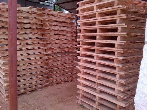 Heat Treated Wooden Pallets