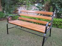 Outdoor Garden Bench - Features: Ergonomic Backrest