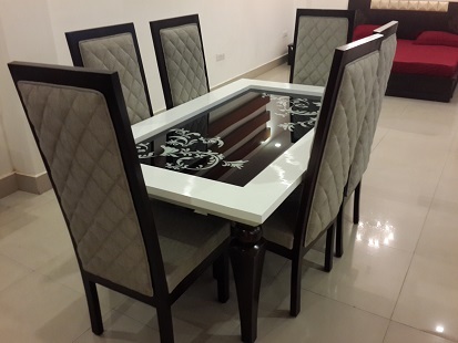 DINING TABLE WITH WHITE PU